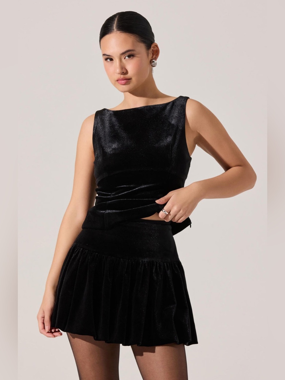 ASTR Jenika Black Velvet Drop Waist Skirt Bubble Sz L NWT